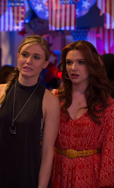 Las farsantes : Foto Katie Stevens, Rita Volk