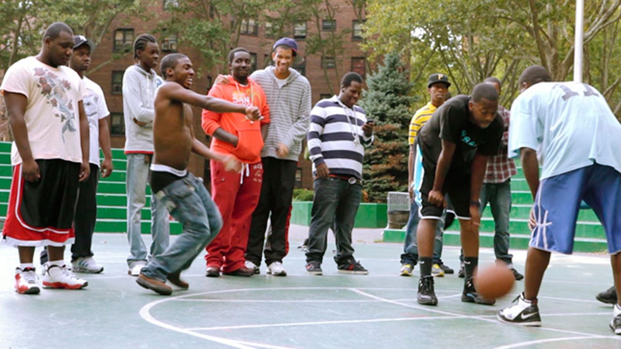 Doin' It in the Park: Pick-Up Basketball, NYC : Foto