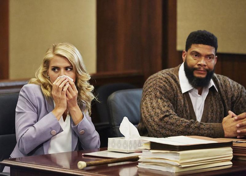 Benched: Una abogada en apuros : Foto Eliza Coupe