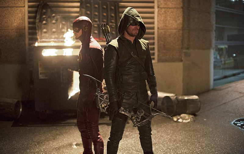 The Flash : Foto Stephen Amell, Grant Gustin