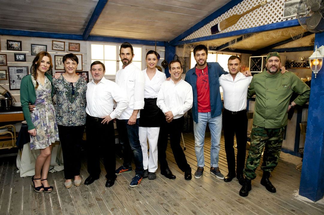 Foto Karra Elejalde, Jesús Bonilla, Adrián Rodríguez, Begoña Maestre, Dafne Fernández, Dani Martínez, Santi Millán, Blanca Portillo