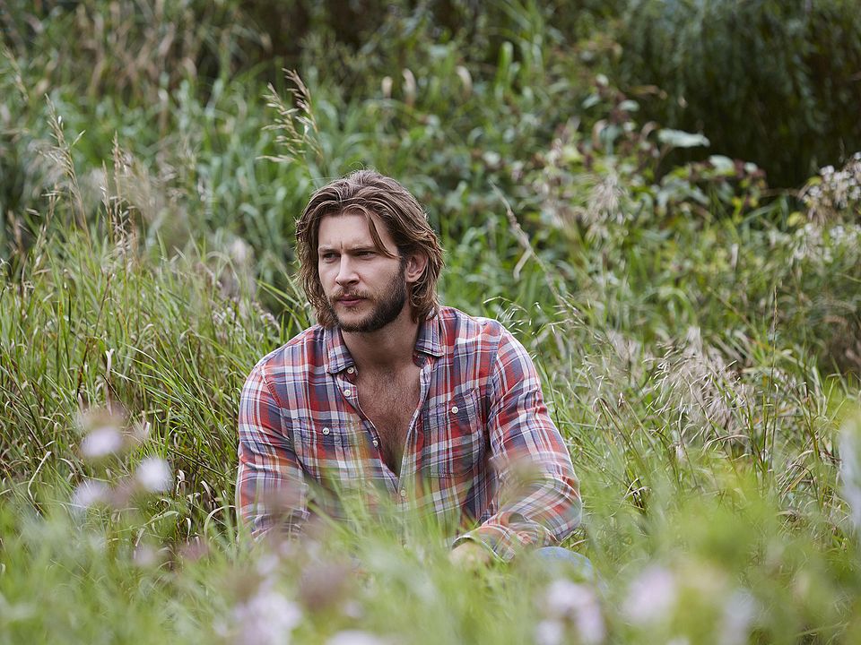 Bitten : Foto Greyston Holt