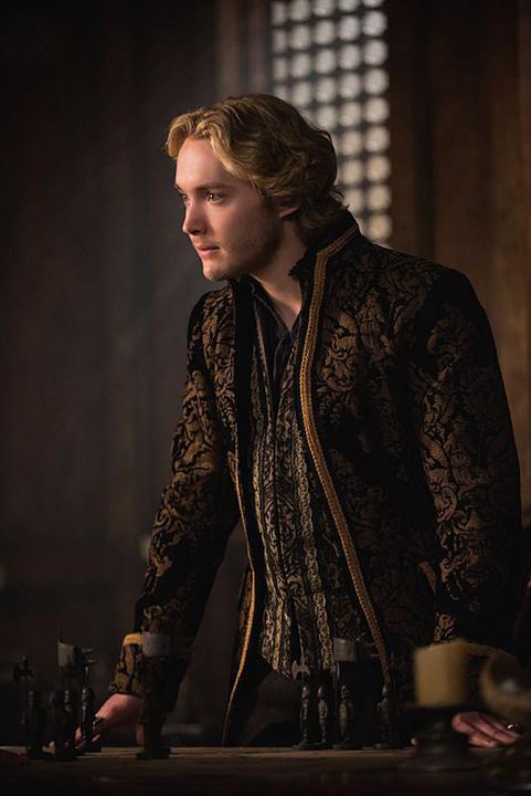 Reign : Foto Toby Regbo