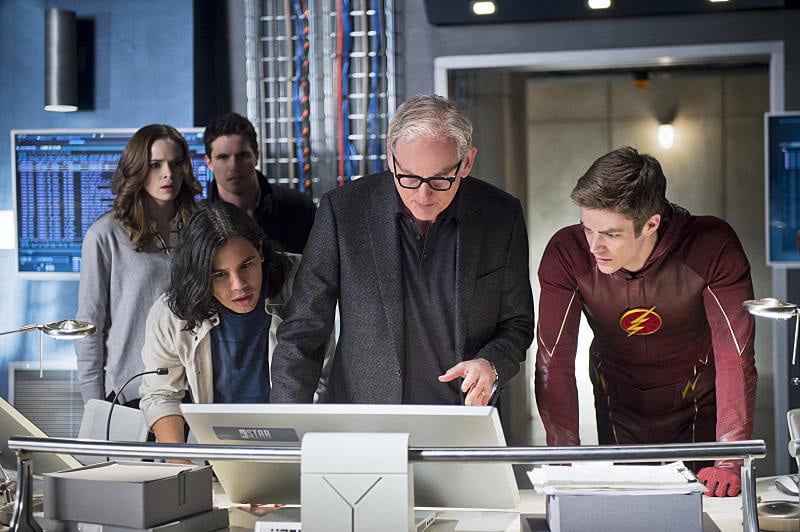The Flash : Foto Carlos Valdes, Robbie Amell, Grant Gustin, Victor Garber, Danielle Panabaker