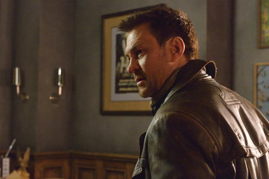 Defiance : Foto Grant Bowler