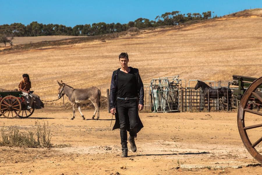 Dominion : Foto Tom Wisdom