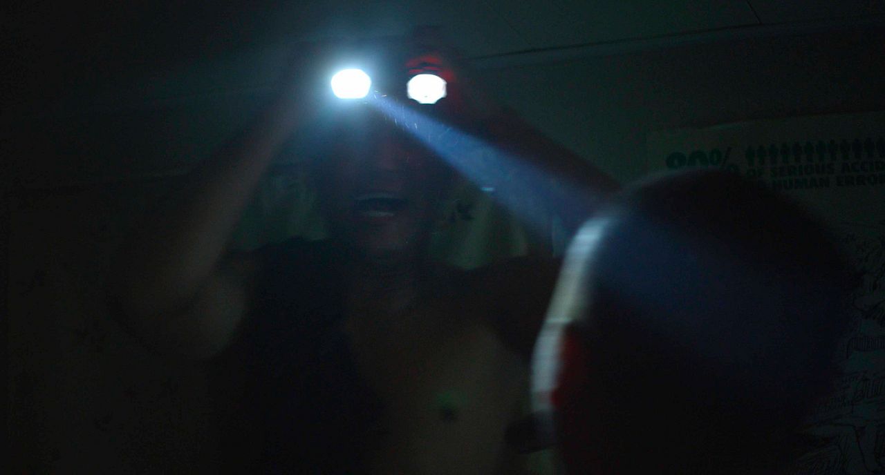 Dead Slow Ahead : Foto