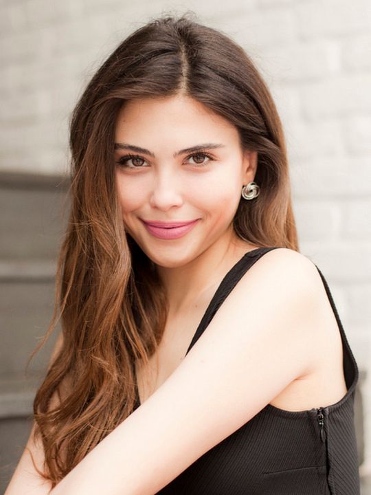 Cartel Dilara Aksüyek