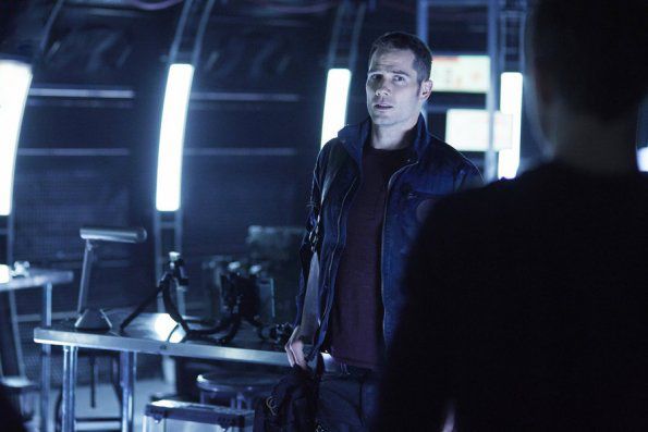 Killjoys : Foto Luke MacFarlane