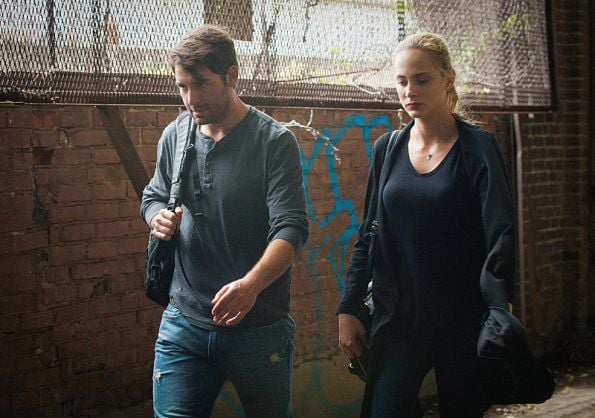 Zoo : Foto Nora Arnezeder, James Wolk