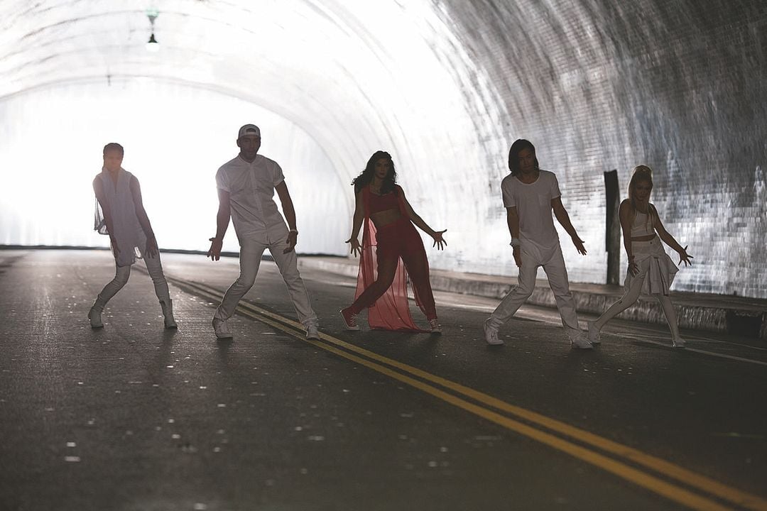 Breaking Through : Foto