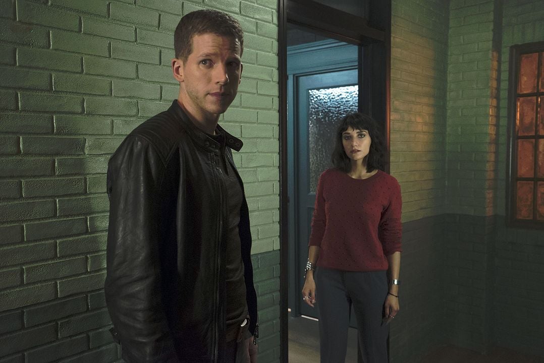 Minority Report : Foto Sheila Vand, Stark Sands