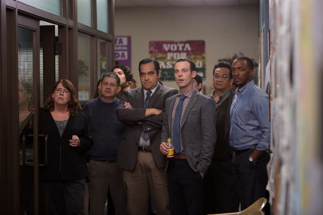 Foto Ann Dowd, Scoot McNairy, Dominic Flores, Anthony Mackie