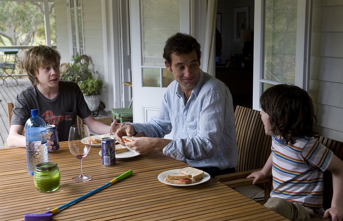 Sólo ellos : Foto Clive Owen, Nicholas McAnulty