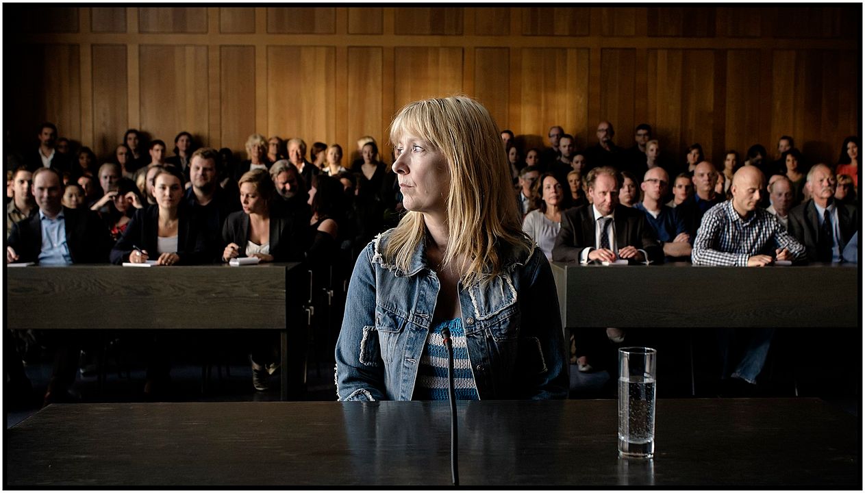 Acusada : Foto Ariane Schluter