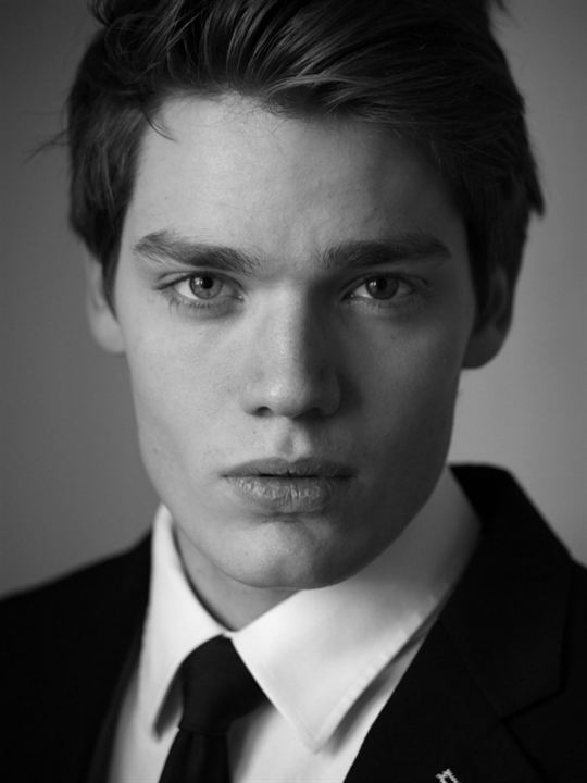 Cartel Dominic Sherwood