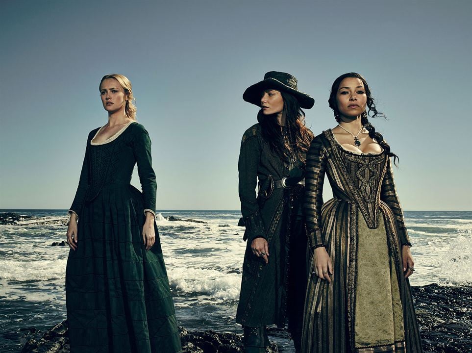 Foto Jessica Parker Kennedy, Clara Paget, Hannah New