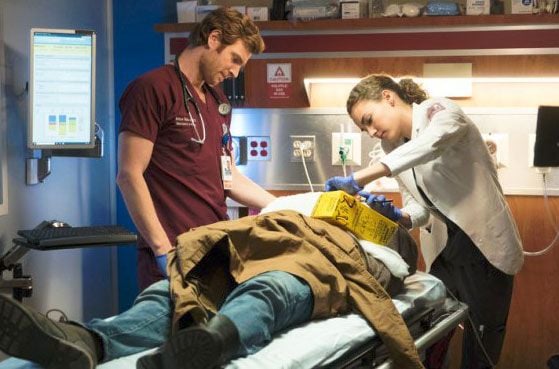 Chicago Med : Foto Nick Gehlfuss