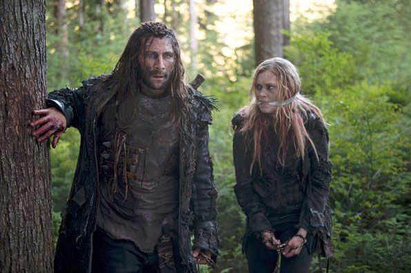 Los 100 : Foto Eliza Taylor, Zach McGowan