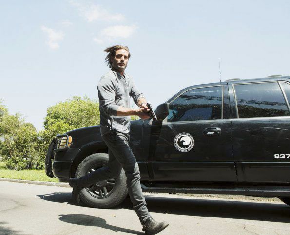 Colony : Foto Josh Holloway