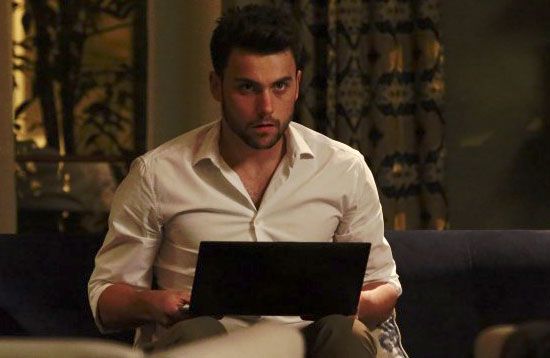 Cómo defender a un asesino : Foto Jack Falahee