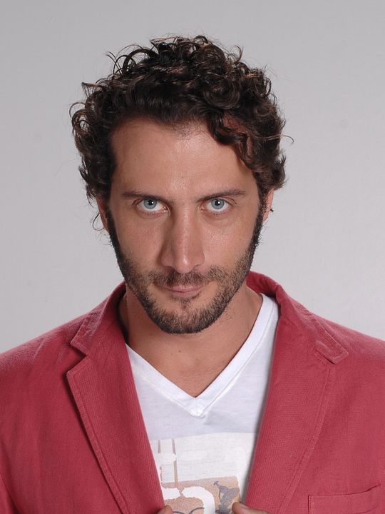 Cartel Luciano Cáceres