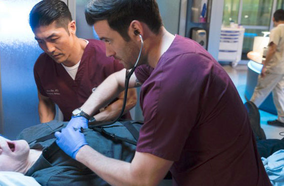 Chicago Med : Foto Brian Tee, Colin Donnell