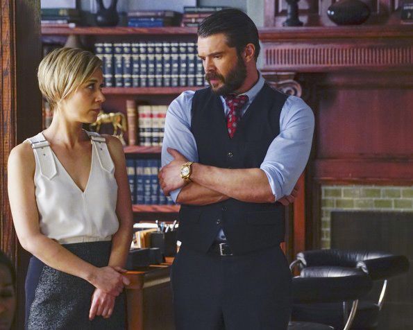 Cómo defender a un asesino : Foto Liza Weil, Charlie Weber