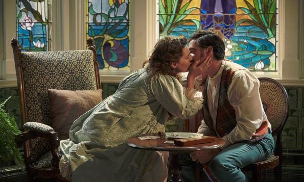 Houdini y Doyle : Foto Stephen Mangan, Emily Carey