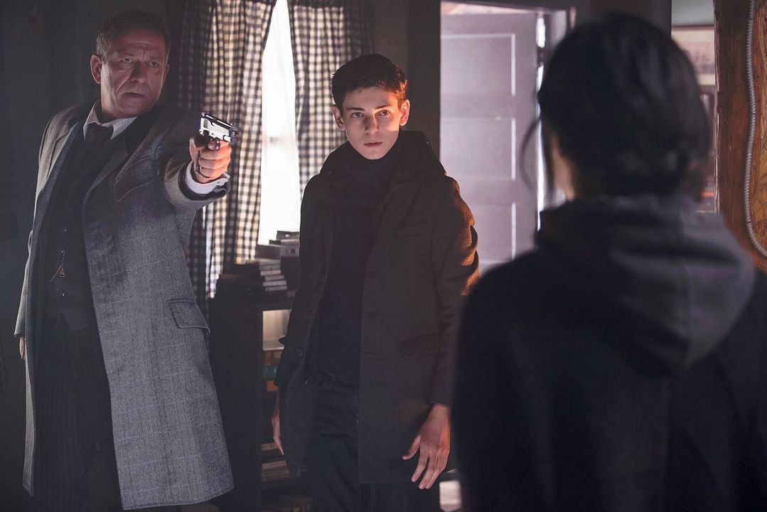 Gotham (2014) : Foto Sean Pertwee, David Mazouz