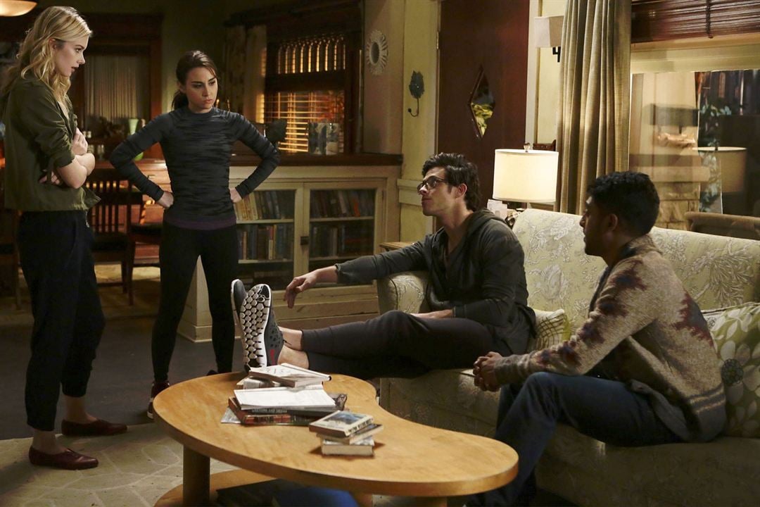 Stitchers : Foto Ritesh Rajan, Allison Scagliotti