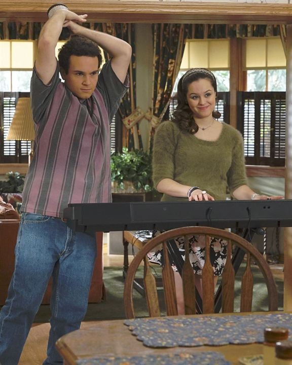 Los Goldberg : Foto Hayley Orrantia, Troy Gentile