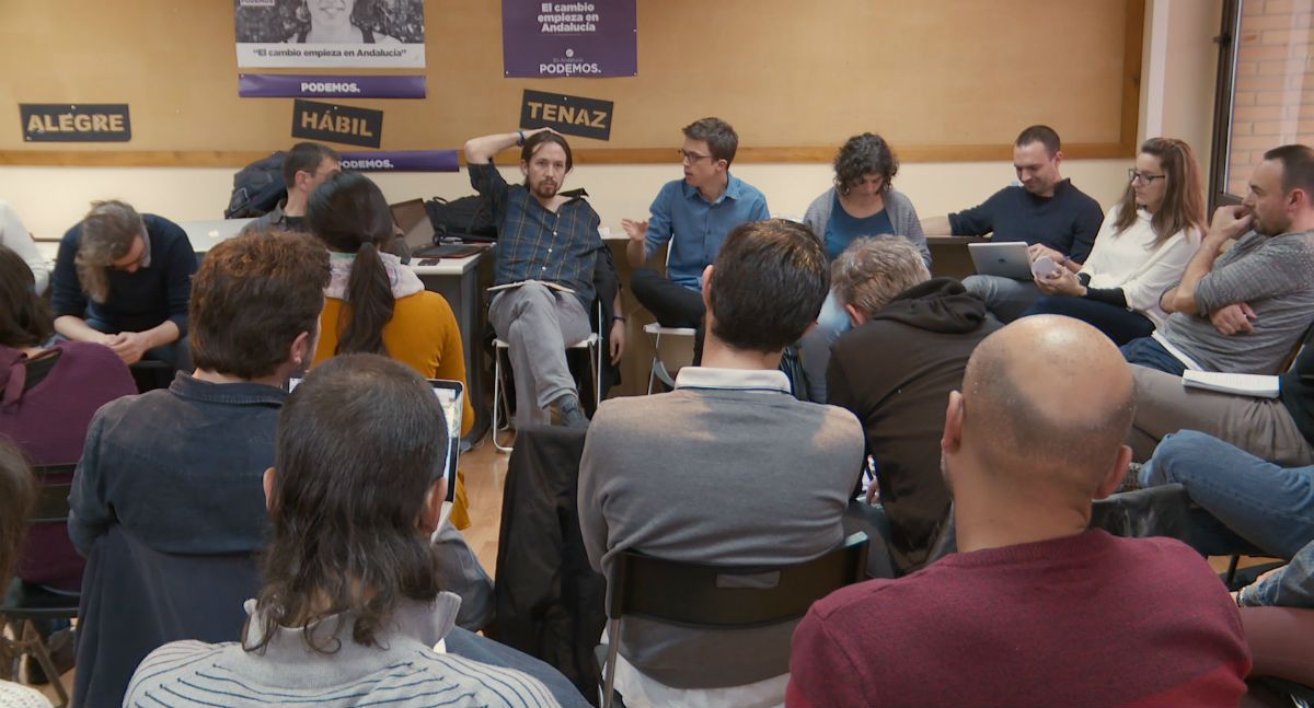 Política, Manual de Instrucciones : Foto