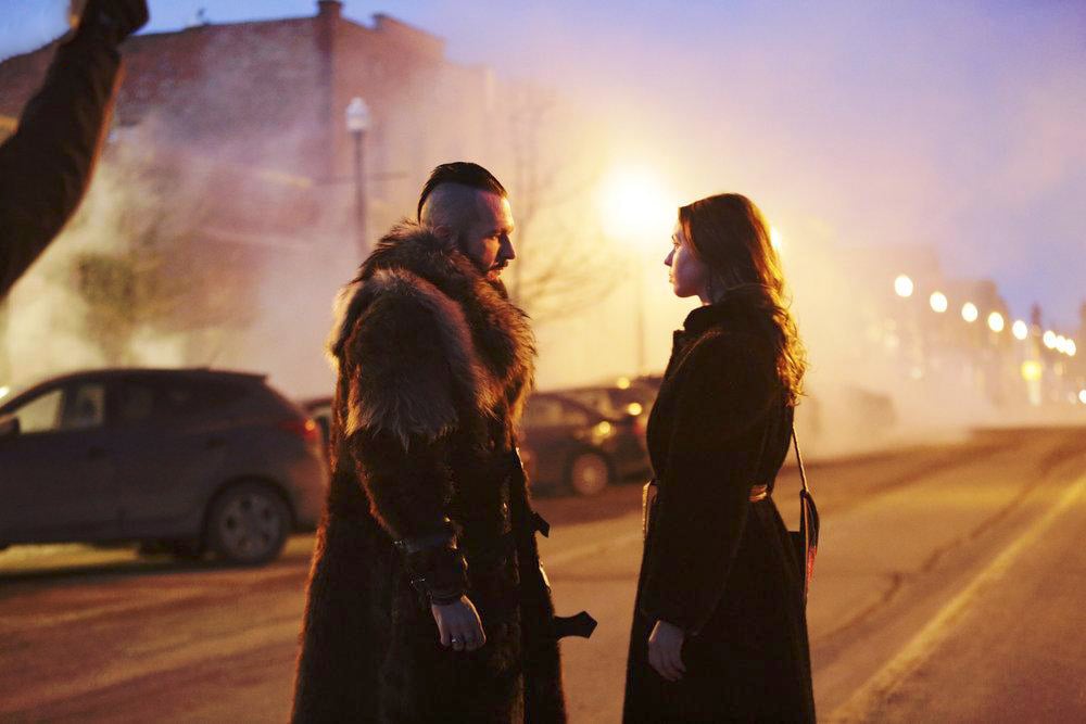 Wynonna Earp : Foto Natalie Krill, Michael Eklund