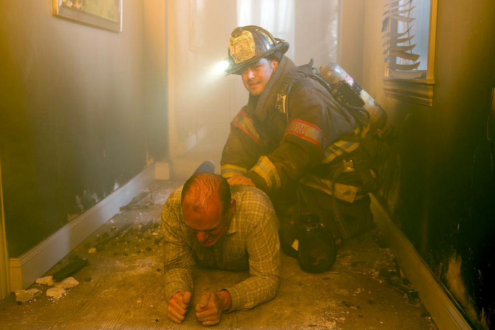 Chicago Fire : Foto Taylor Kinney, Michael Nanfria