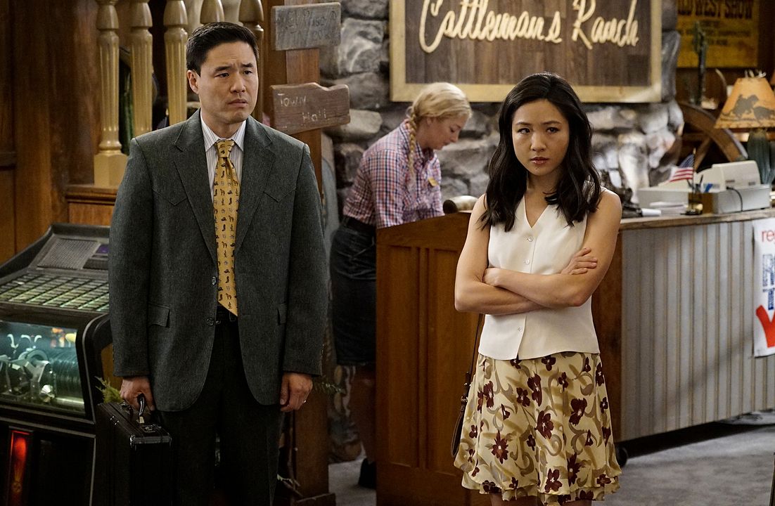 Recién llegados : Foto Randall Park, Constance Wu