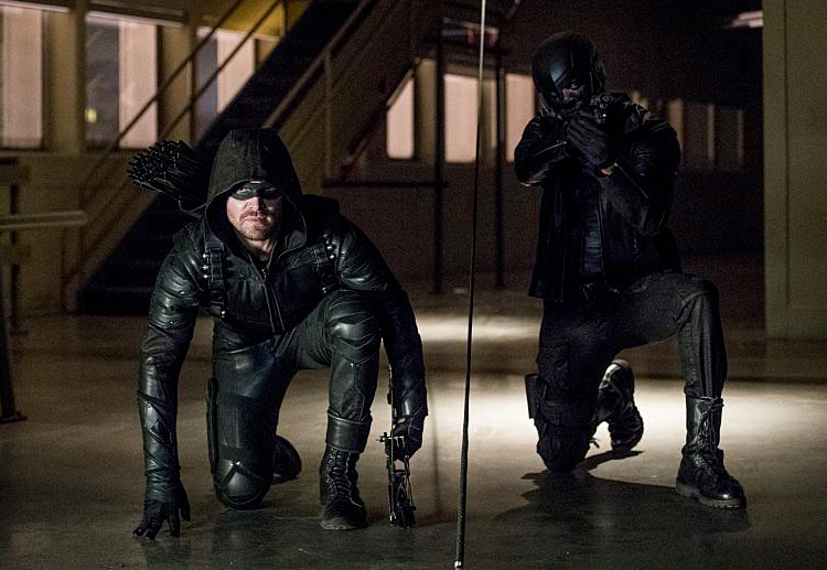 Arrow : Foto Stephen Amell, David Ramsey