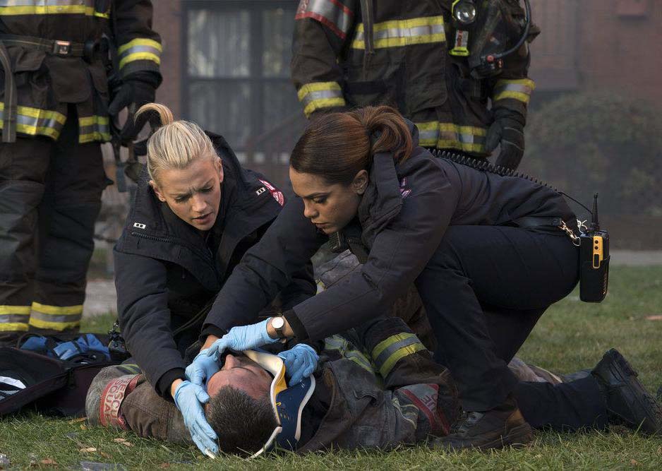 Chicago Fire : Foto Kara Killmer, Monica Raymund