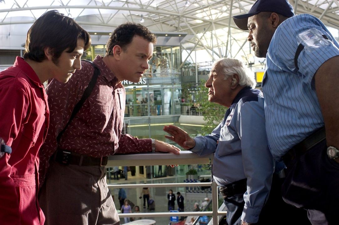 La Terminal : Foto Chi McBride, Tom Hanks, Diego Luna, Kumar Pallana