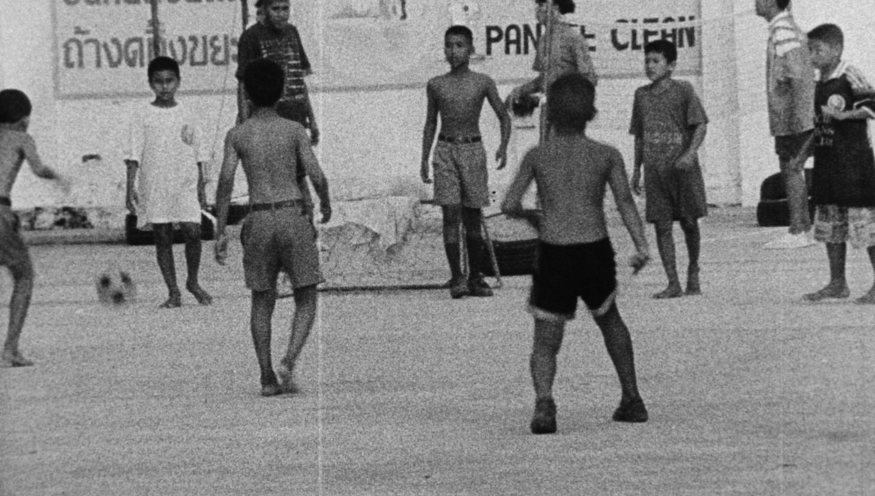 Mysterious Object at Noon : Foto