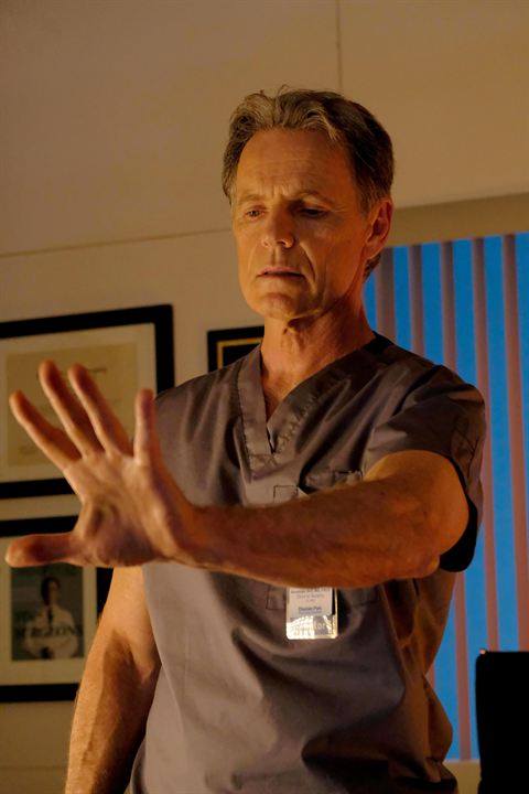 The Resident : Foto Bruce Greenwood