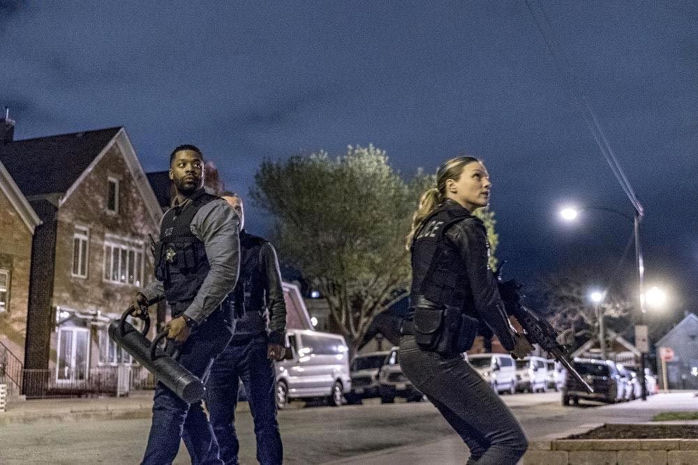 Chicago PD : Foto LaRoyce Hawkins, Tracy Spiridakos