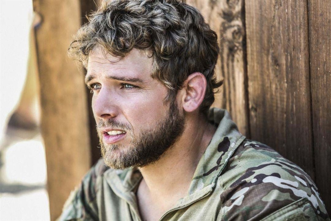 SEAL Team : Foto Max Thieriot