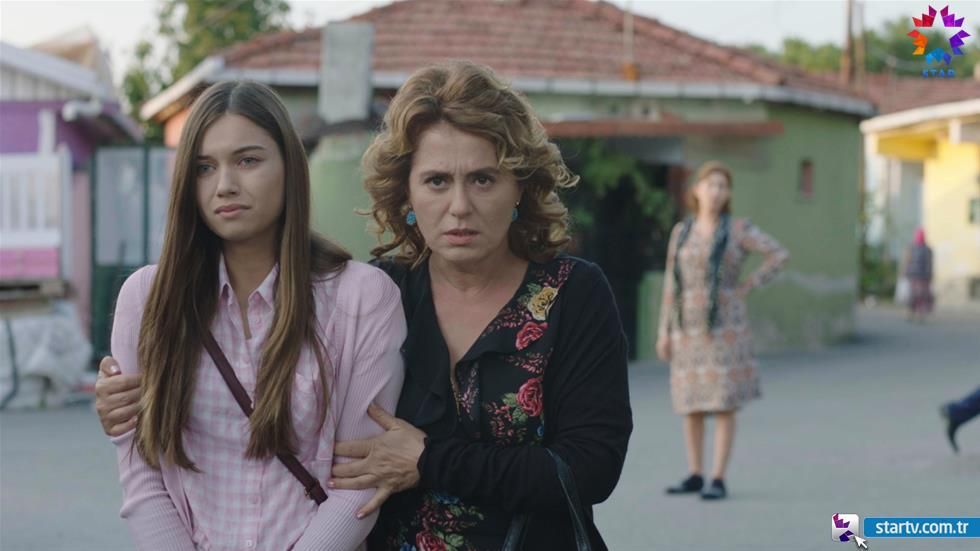 La señora Fazilet y sus hijas : Foto