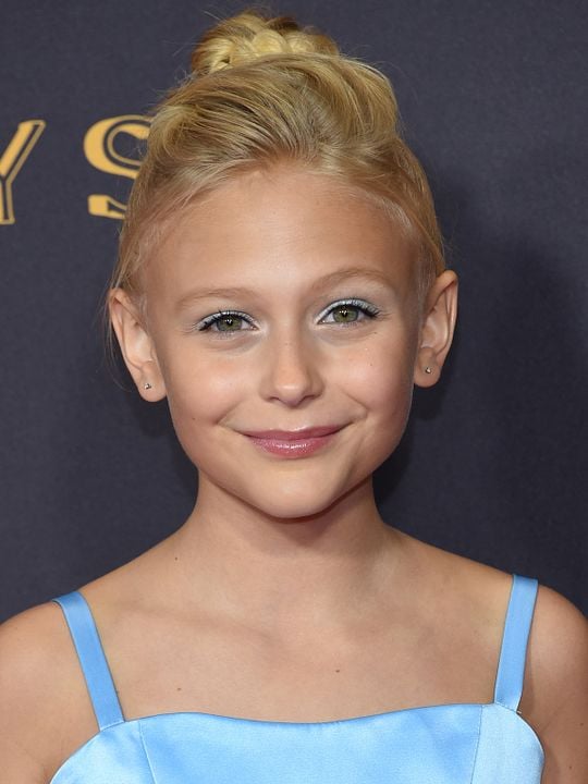 Cartel Alyvia Alyn Lind