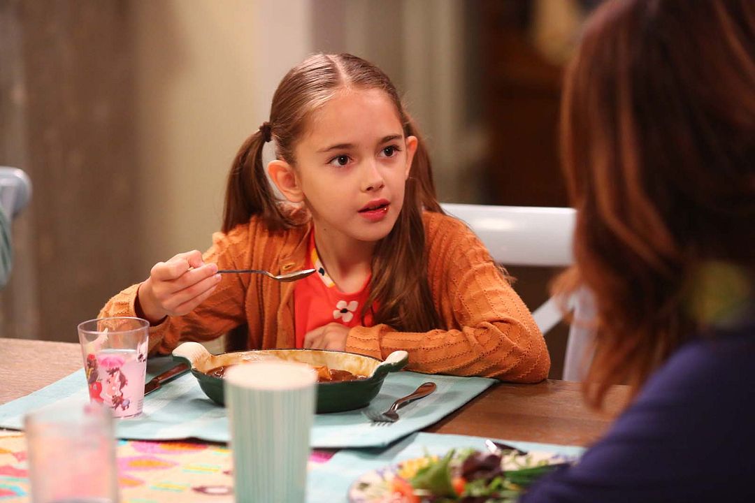 American Housewife (2016) : Foto Julia Butters