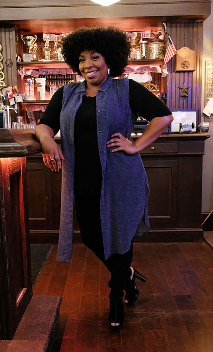 Kevin (Probably) Saves the World : Foto Kimberly Hebert Gregory