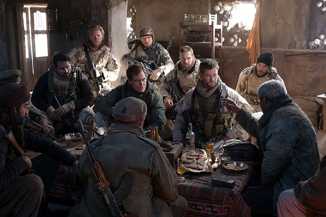 12 valientes : Foto Chris Hemsworth, Michael Shannon, Michael Peña
