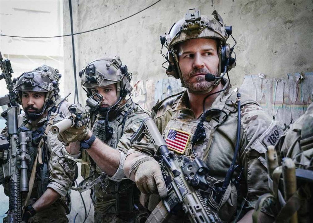 SEAL Team : Foto Neil Brown Jr., Max Thieriot, David Boreanaz