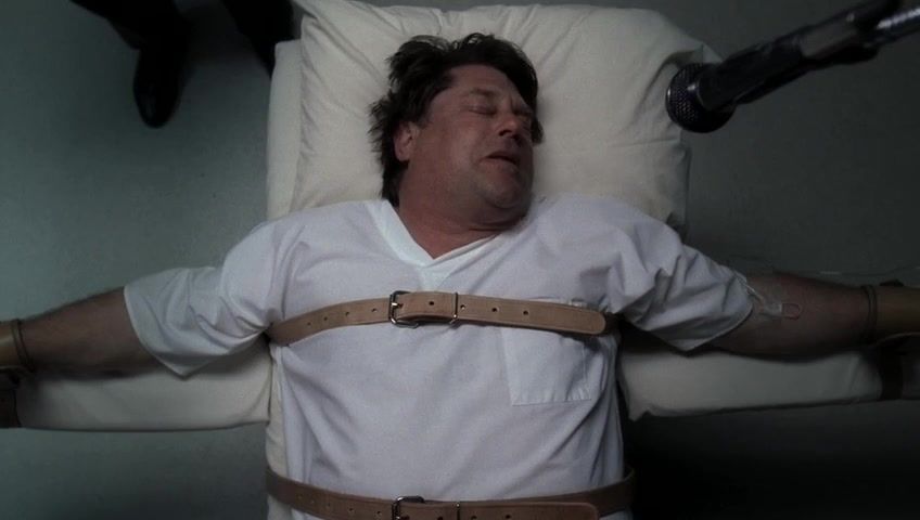 A dos metros bajo tierra : Foto